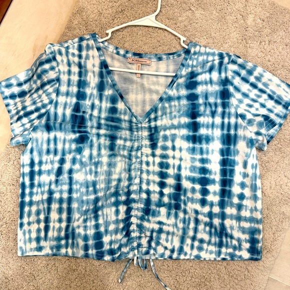 Lightweight top with gathering in the middle. Size L. - Picture 2 of 8